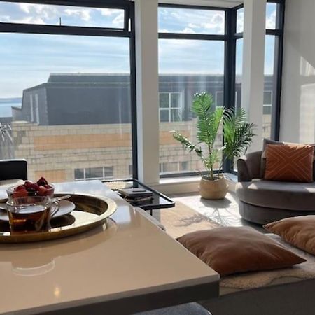 The Pad By The Beach Penthouse Apartment With Sunset And City Views บอร์นมัธ ภายนอก รูปภาพ