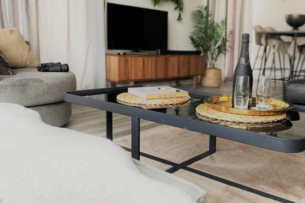 The Pad By The Beach Penthouse Apartment With Sunset And City Views บอร์นมัธ ภายนอก รูปภาพ