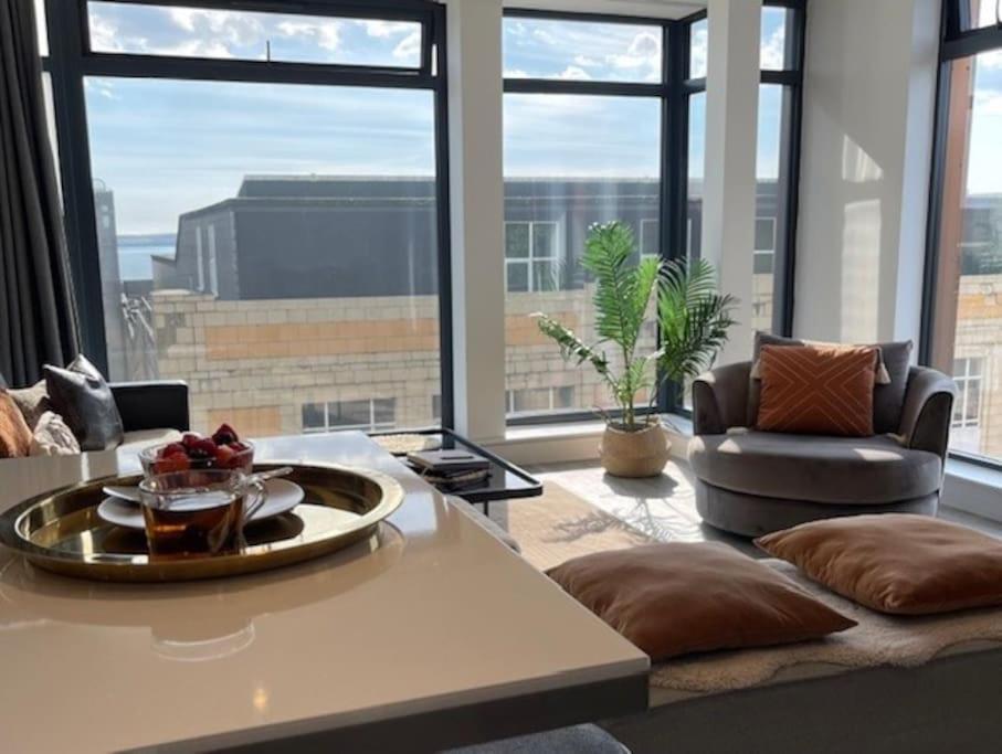 The Pad By The Beach Penthouse Apartment With Sunset And City Views บอร์นมัธ ภายนอก รูปภาพ